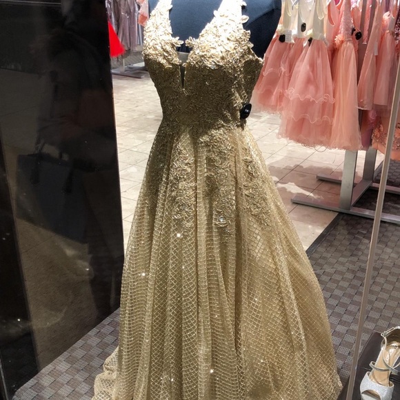 Size 14 Gold dress - Picture 2 of 2